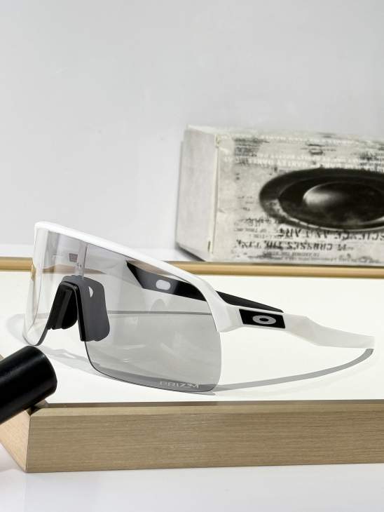 Picture of Oakley Sunglasses _SKUfw72824281fw